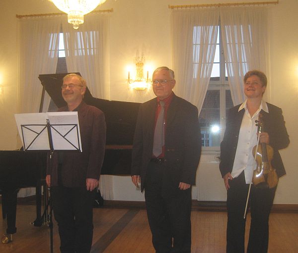 Wolfgang M&uuml;ller-Steinbach, Alan Krueck, and Julia R&ouml;ntz